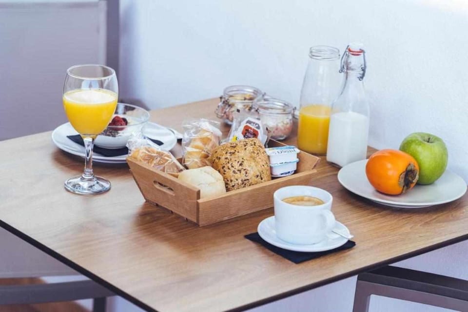 Food and drinks, Food
