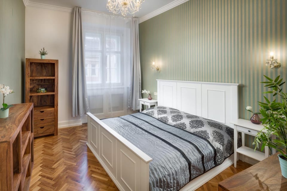 Photo of the whole room, Decorative detail, Bedroom