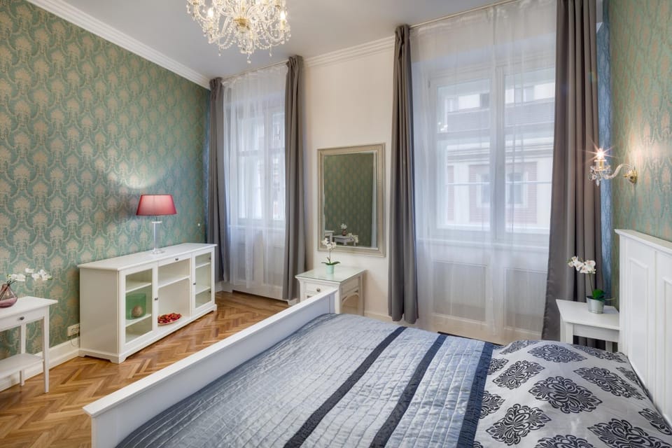 Photo of the whole room, Decorative detail, Bedroom