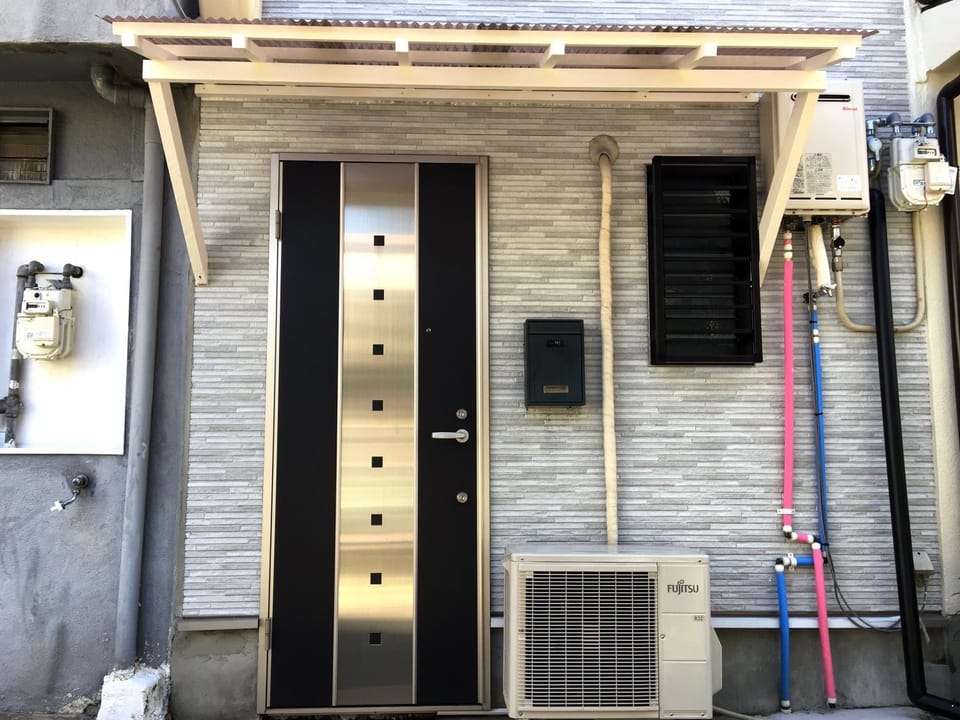 Facade/entrance