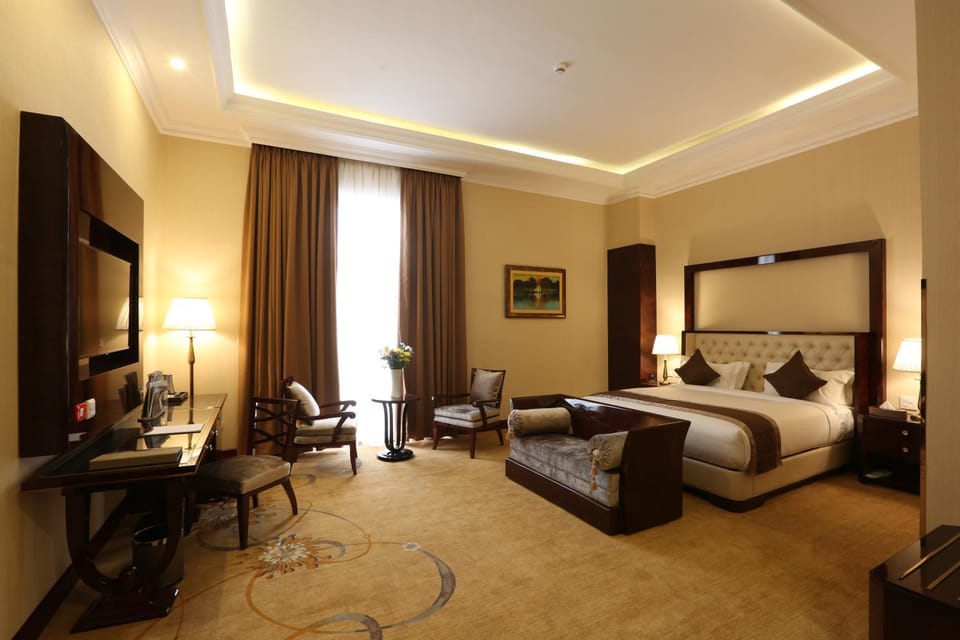 Photo of the whole room, Bedroom, hair dresser