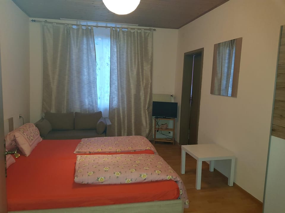 Pension-Puttlachtal Bed and Breakfast in Pottenstein