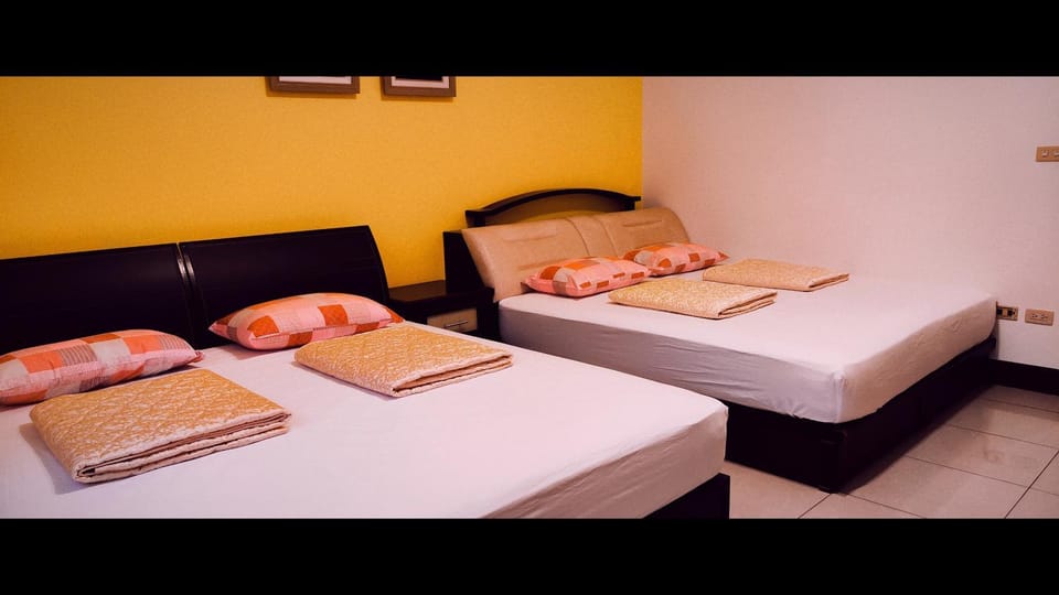 Bed, TV and multimedia, Photo of the whole room, Bedroom, Breakfast, wardrobe, air conditioner