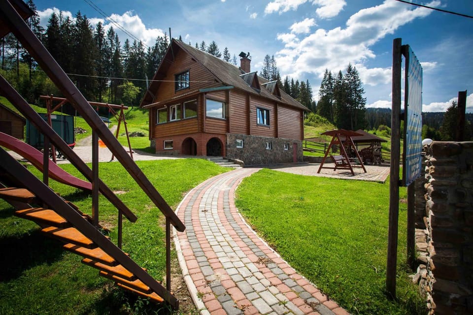 Facade/entrance, Mountain view