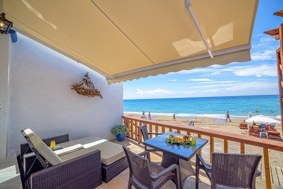 Day, Balcony/Terrace, Seating area, Beach, Sea view