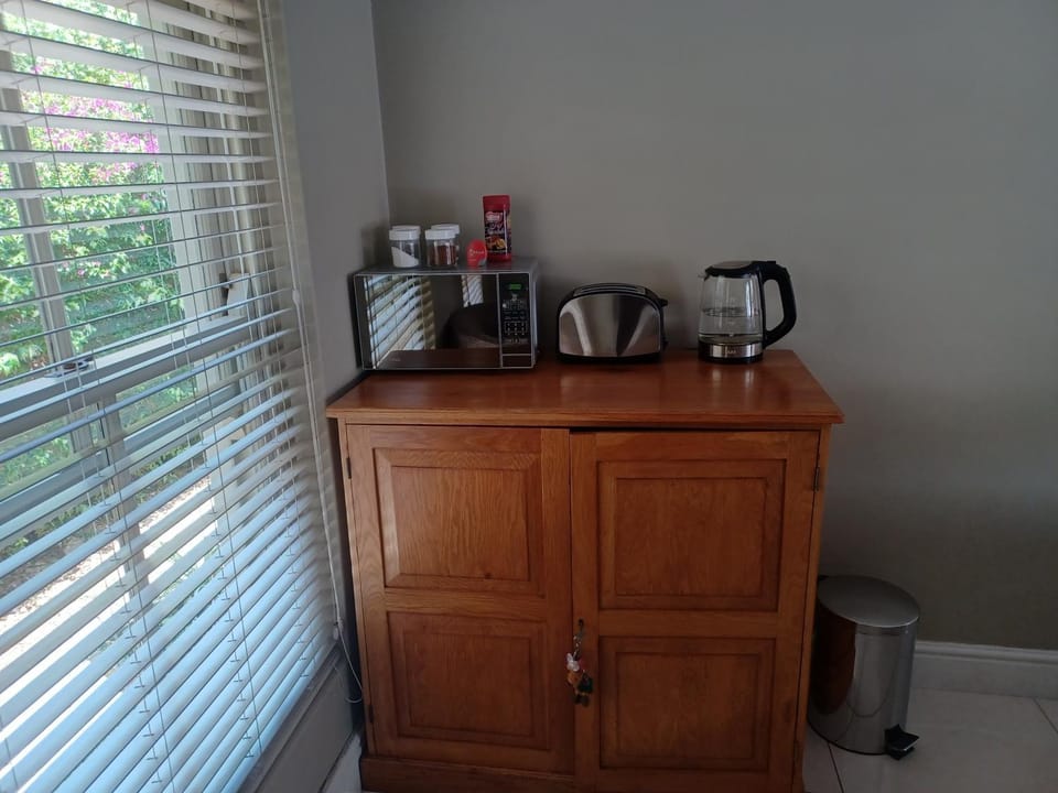 Coffee/tea facilities, Kitchen or kitchenette, toaster