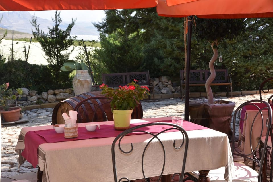 Patio, Spring, Day, Garden, Dining area, Garden view