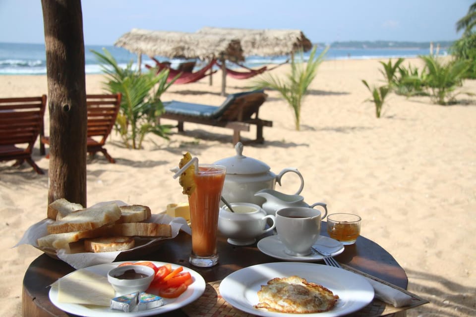 Restaurant/places to eat, Food close-up, Beach, Beach, Continental breakfast