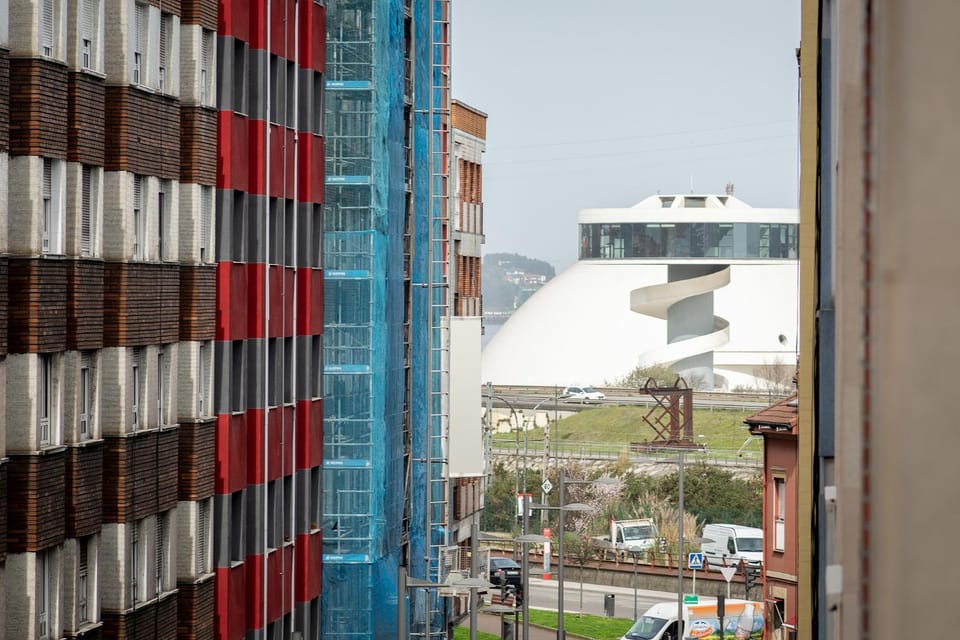 Centrico y parking gratuito Vut 142 as Apartment in Aviles