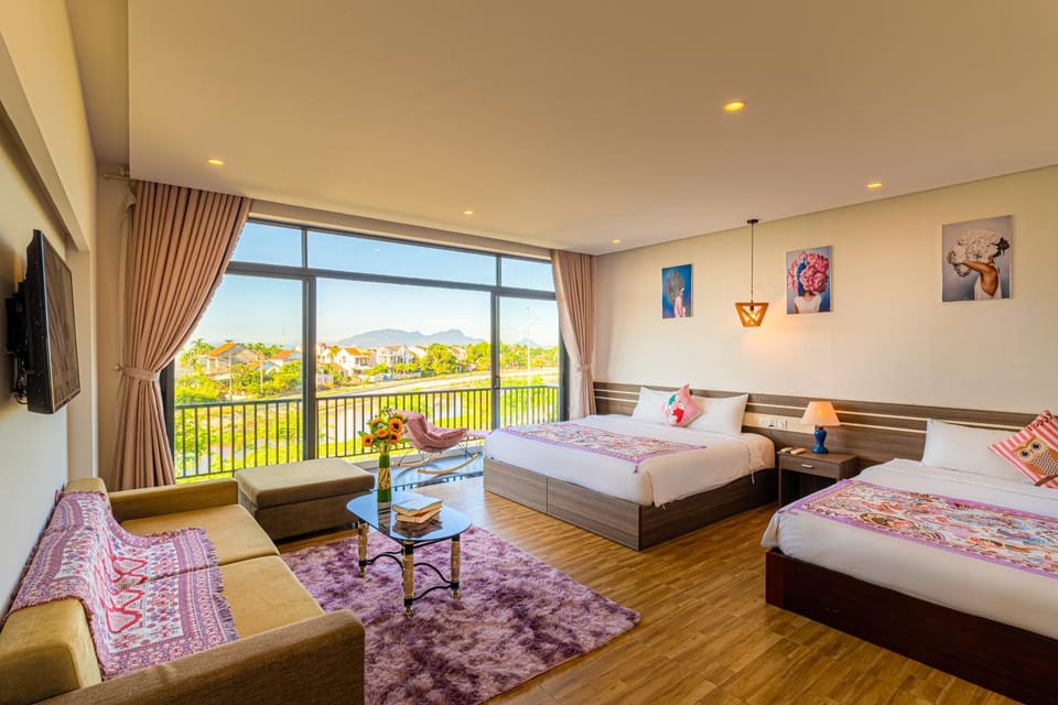 Bed, View (from property/room), Balcony/Terrace, Photo of the whole room, Seating area, Bedroom