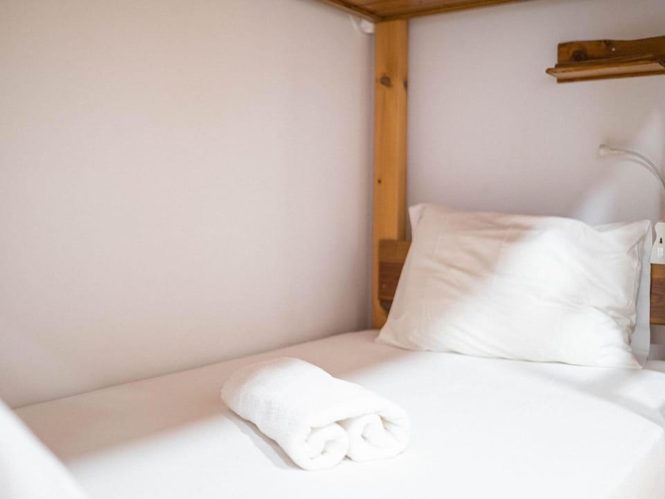 Castaway Hostel in Peniche