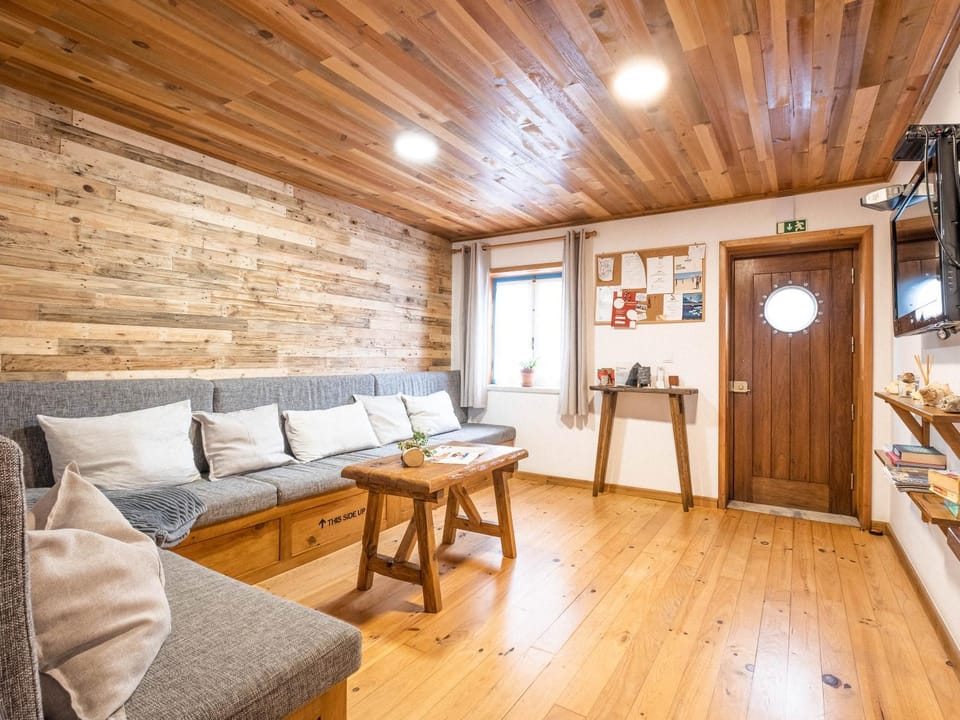 Castaway Hostel in Peniche