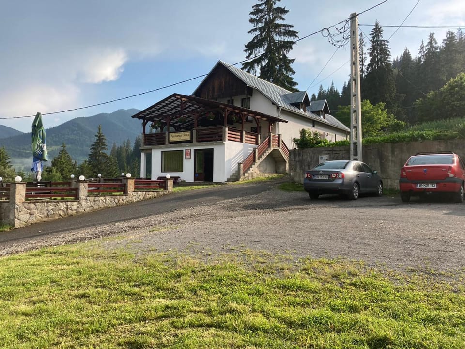 Pensiunea Turistică Tihuța Bed and Breakfast in Romania