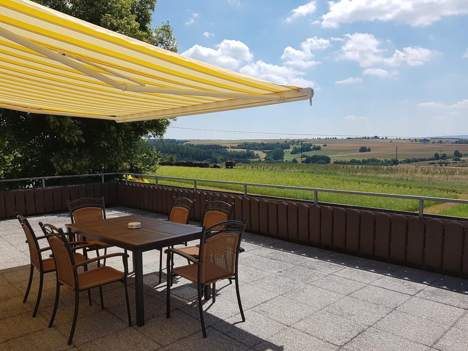 View (from property/room), Balcony/Terrace, Seating area
