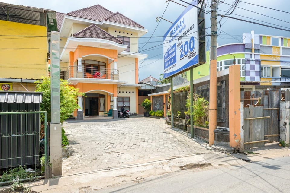 Facade/entrance