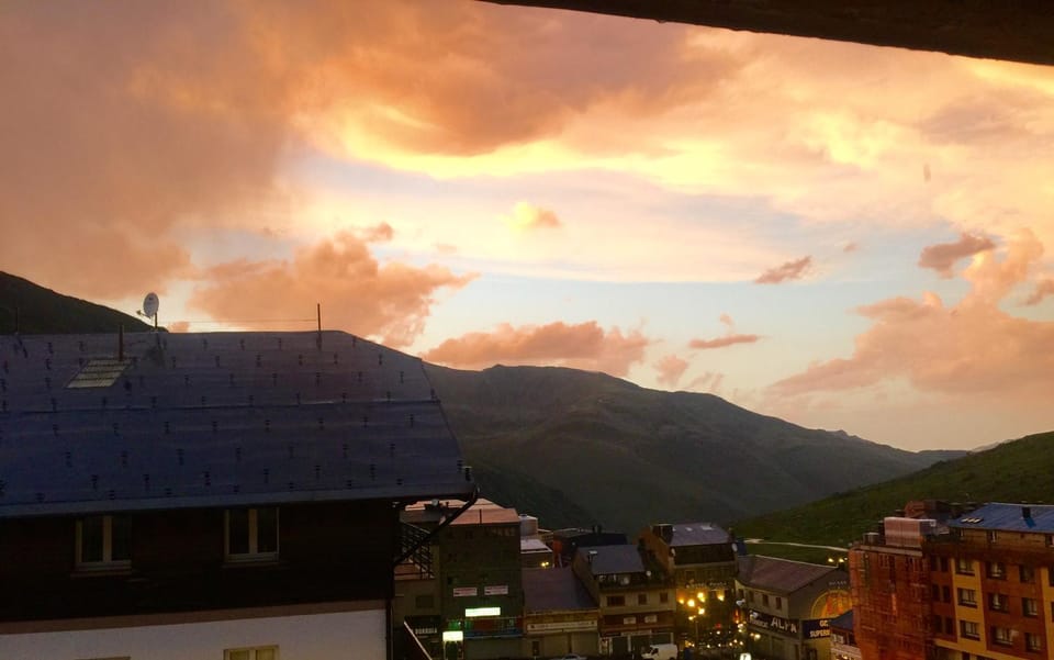 Neighbourhood, Mountain view, Sunset