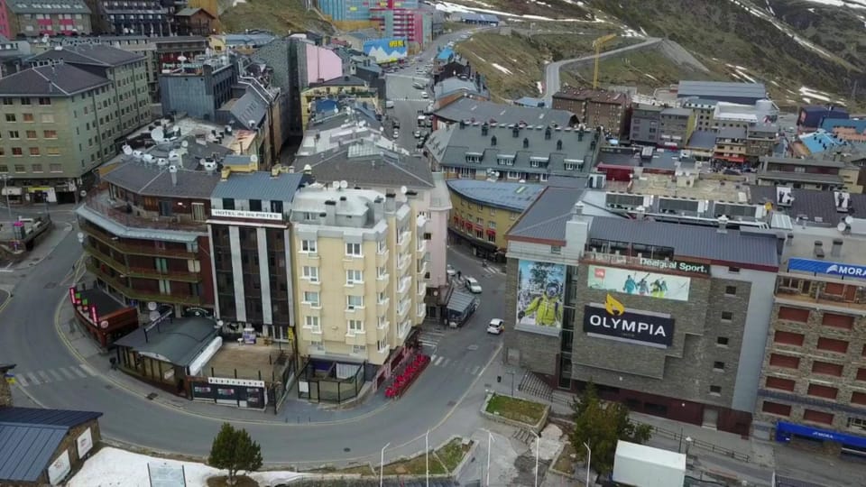 Day, Neighbourhood, Bird's eye view, City view, Street view