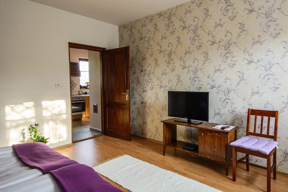 TV and multimedia, Photo of the whole room