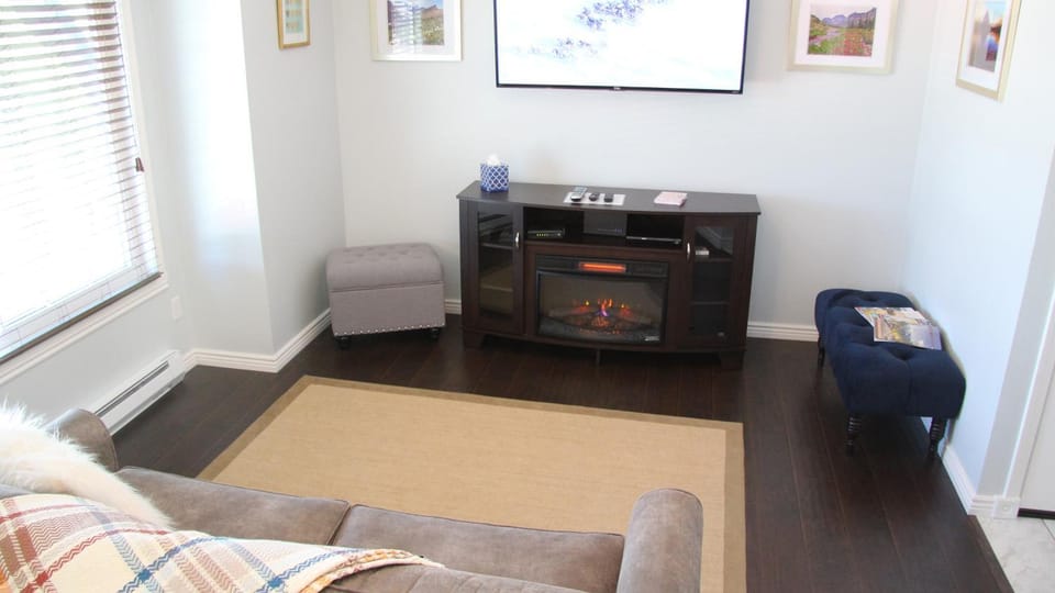 TV and multimedia, Living room, Photo of the whole room, Seating area