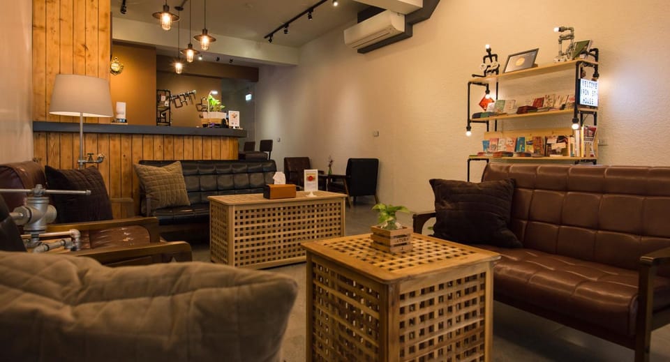 Communal lounge/ TV room
