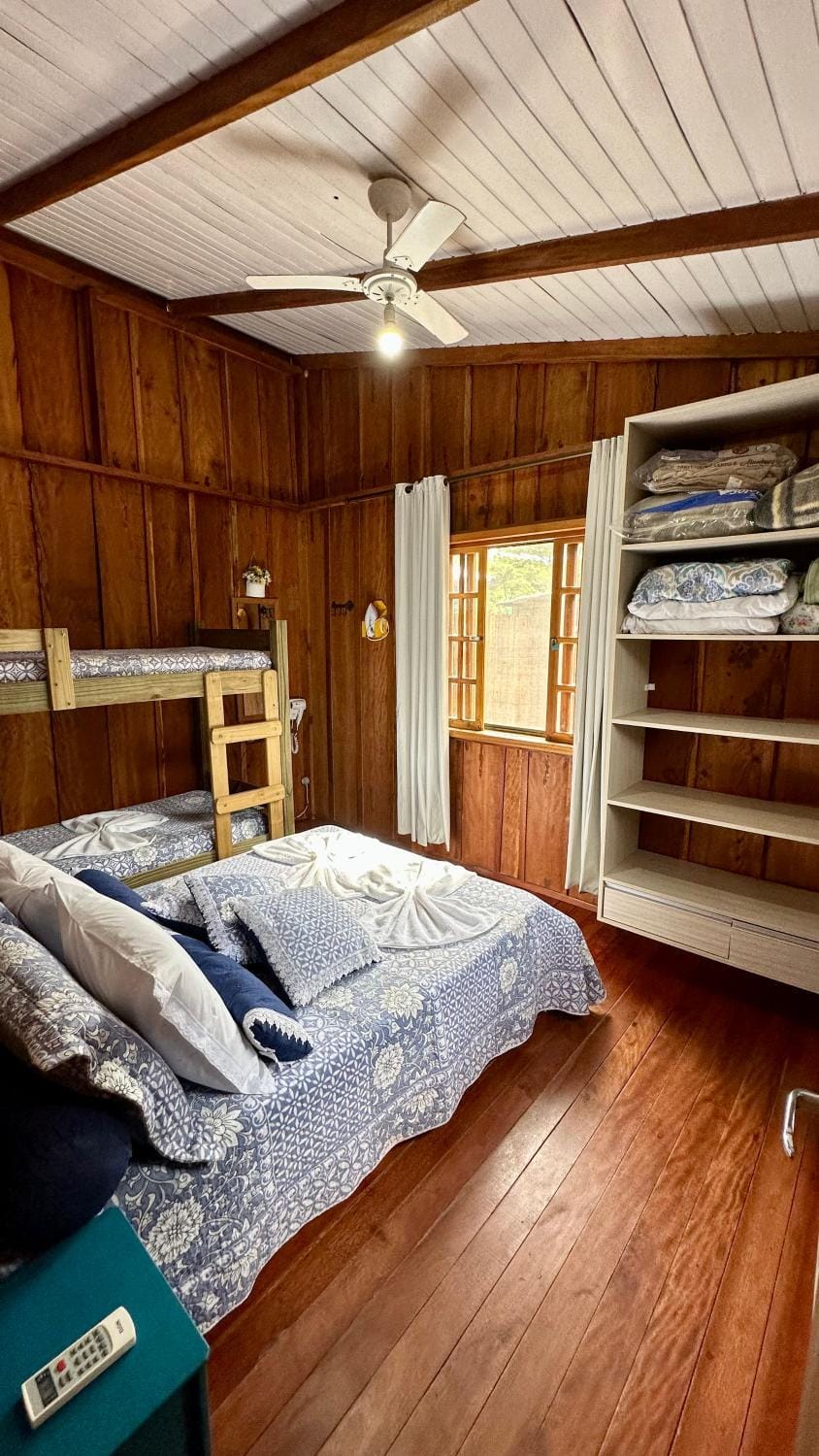 Casinha na Ilha do Mel - Pr Bed and Breakfast in State of Paraná