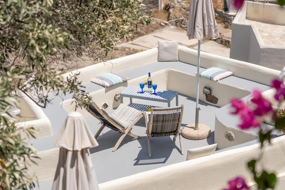 Patio, Day, Balcony/Terrace