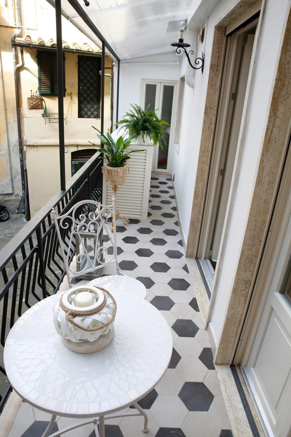 Property building, Balcony/Terrace