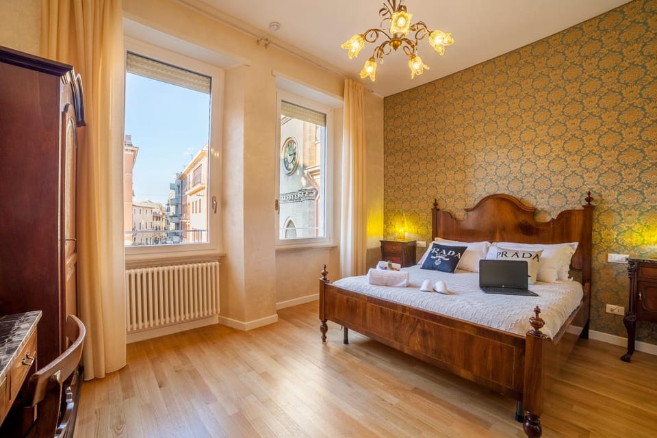 Bed, Other, Photo of the whole room, Decorative detail, Bedroom, Landmark view
