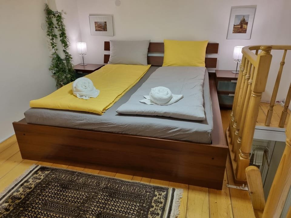 Bed, Bedroom