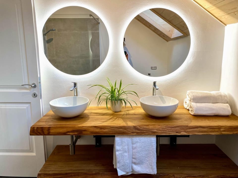 Bathroom, towels
