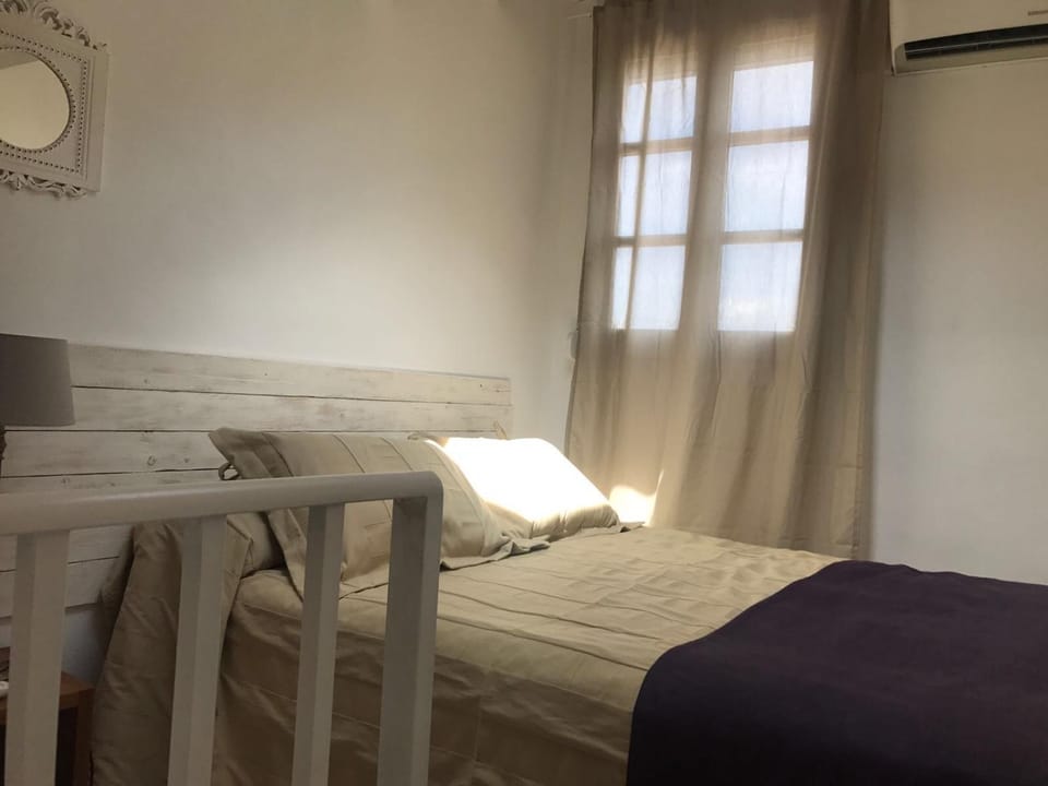Casita Blanca House in Catalonia