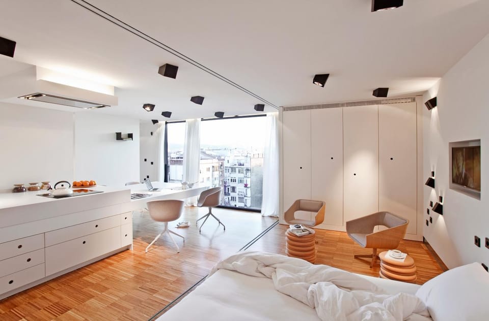 Bed, Dining area, Bedroom, wardrobe