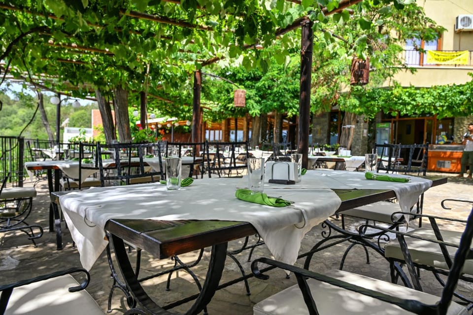 Patio, Restaurant/places to eat