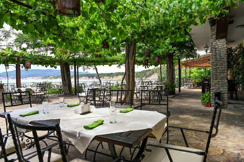 Patio, Restaurant/places to eat