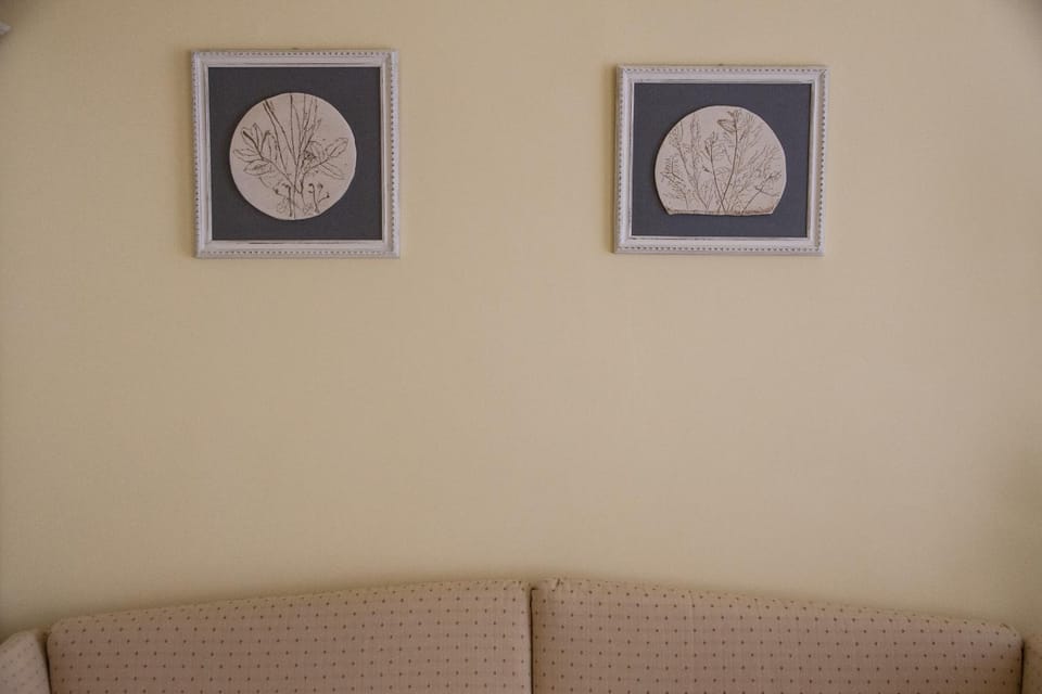 Photo of the whole room, Decorative detail