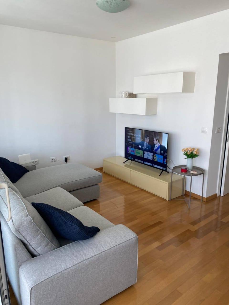 Communal lounge/ TV room, TV and multimedia, Living room, Seating area