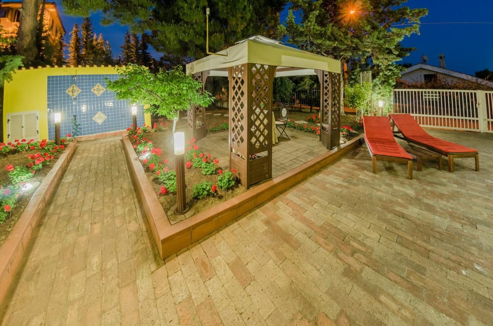 Property building, Garden