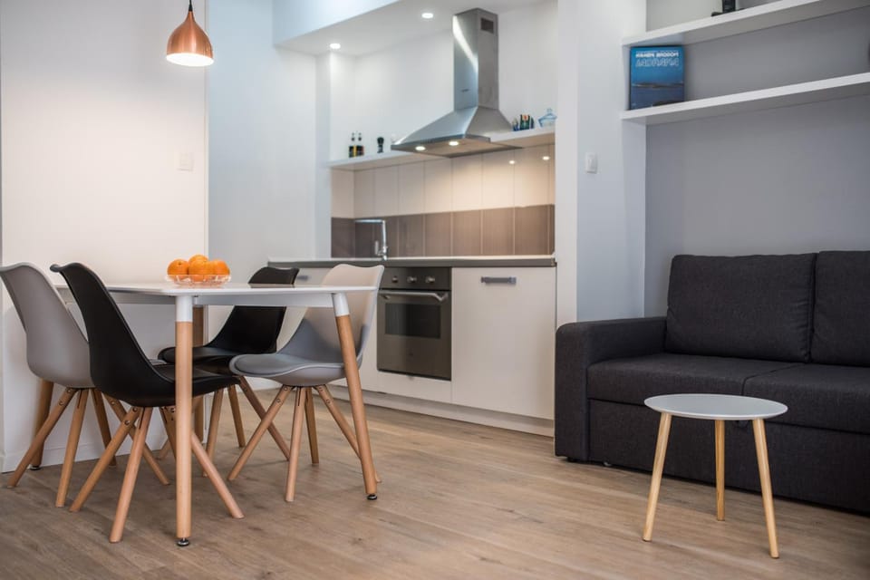 Kitchen or kitchenette, Dining area, Breakfast
