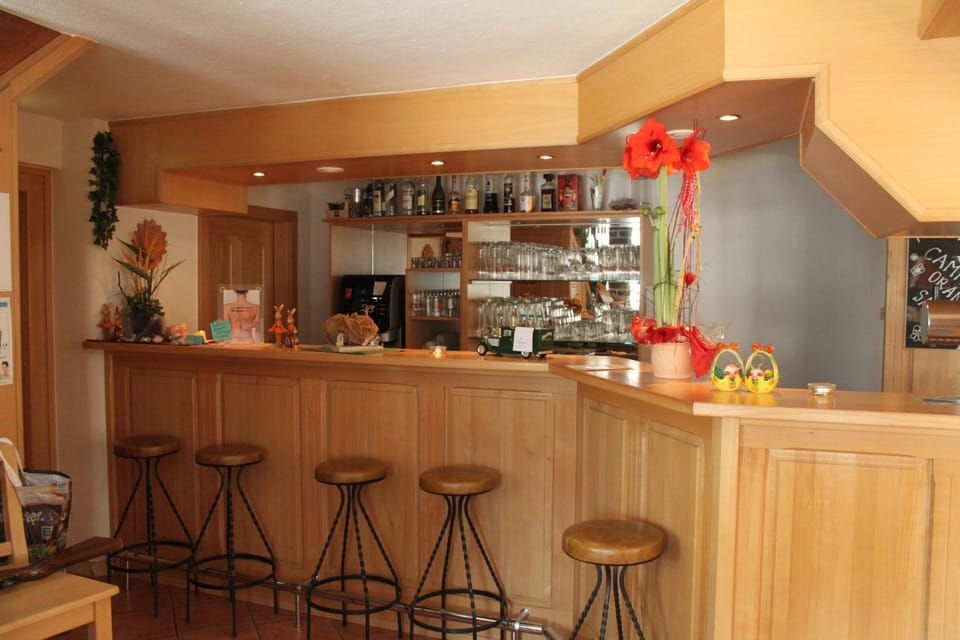 Restaurant/places to eat, Lobby or reception
