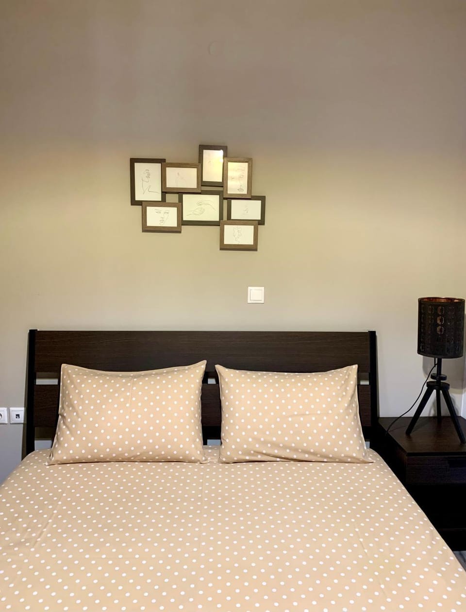 Bed, Photo of the whole room, Decorative detail