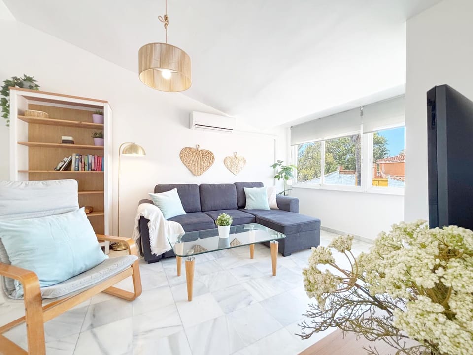 Living room, Dining area, air conditioner