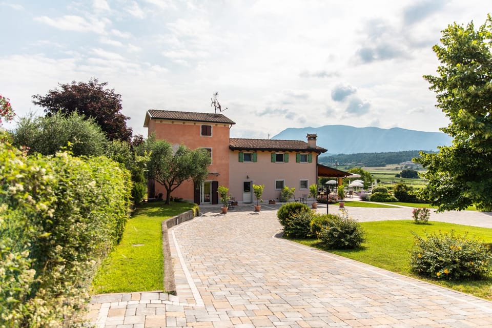 B&B Ca' Marognole Bed and Breakfast in Lake Garda