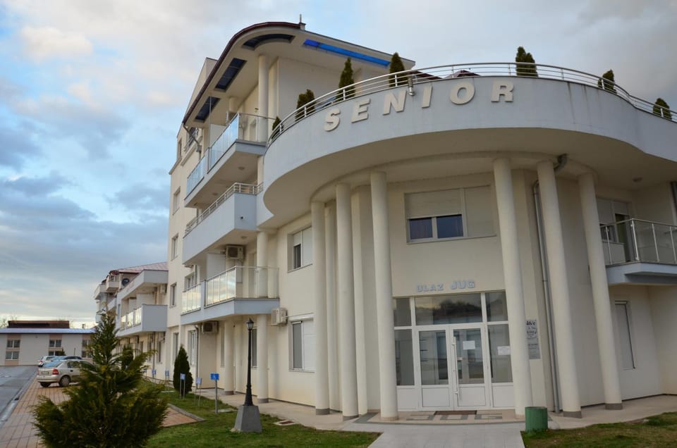 Patio, Facade/entrance