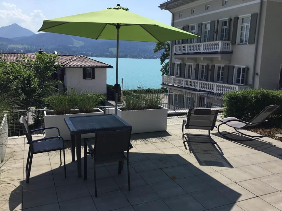 Balcony/Terrace, Lake view, Mountain view