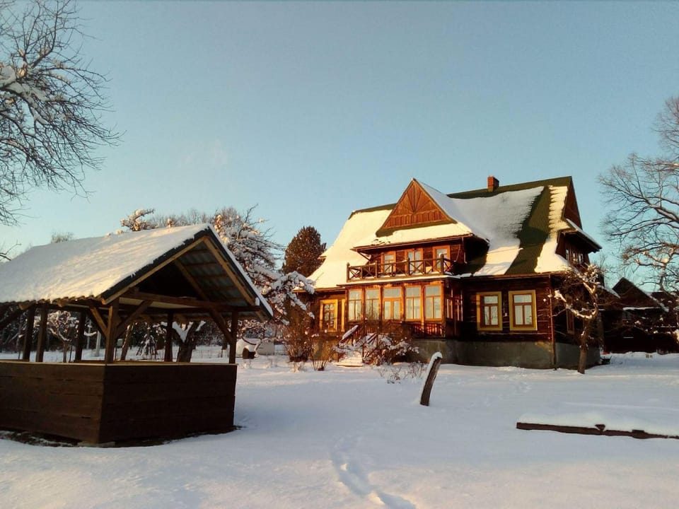 Property building, Day, Winter