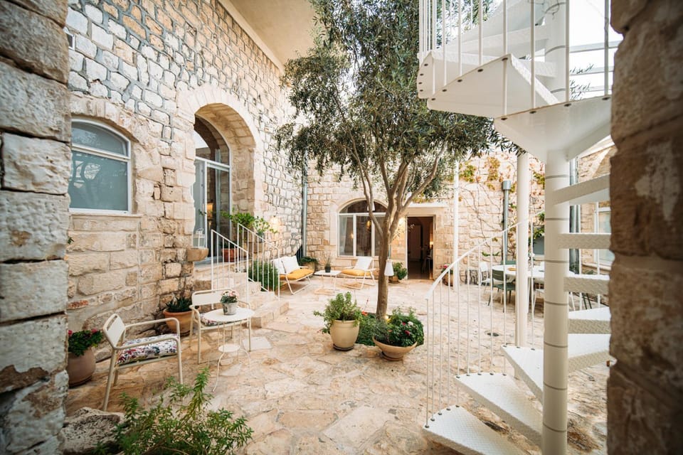 Property building, Patio, Other, On site