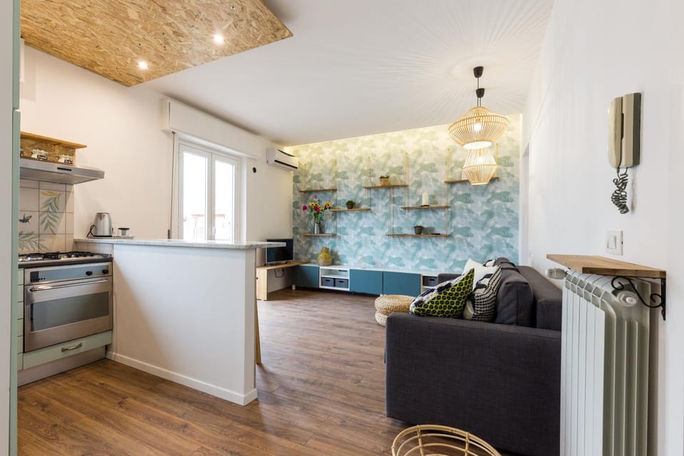 Kitchen or kitchenette, Living room