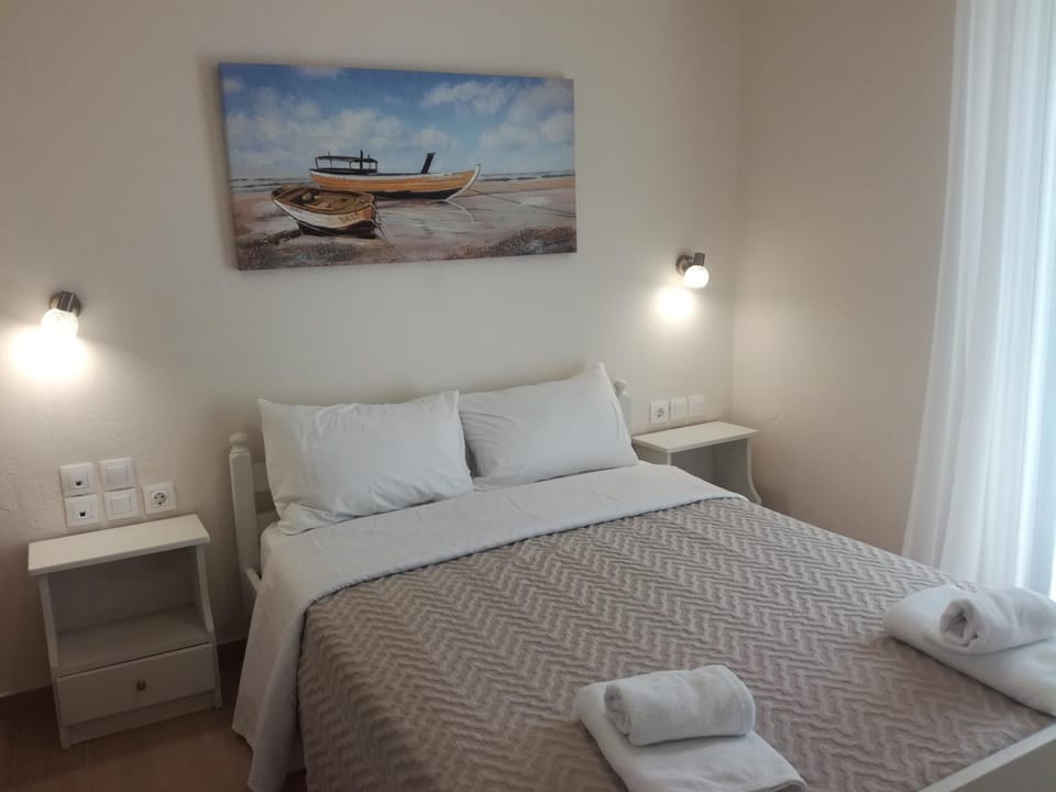 Bed, Photo of the whole room, Decorative detail