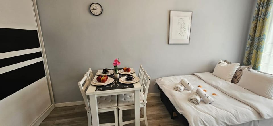 Bed, Living room, Seating area, wardrobe