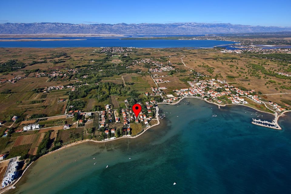 Neighbourhood, Natural landscape, Bird's eye view, Fishing, Snorkeling, Beach, Tennis court, Windsurfing, Hiking, Cycling, Diving, Sea view, Sports